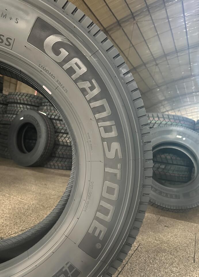 11R24.5 18PR DRIVE TIRE